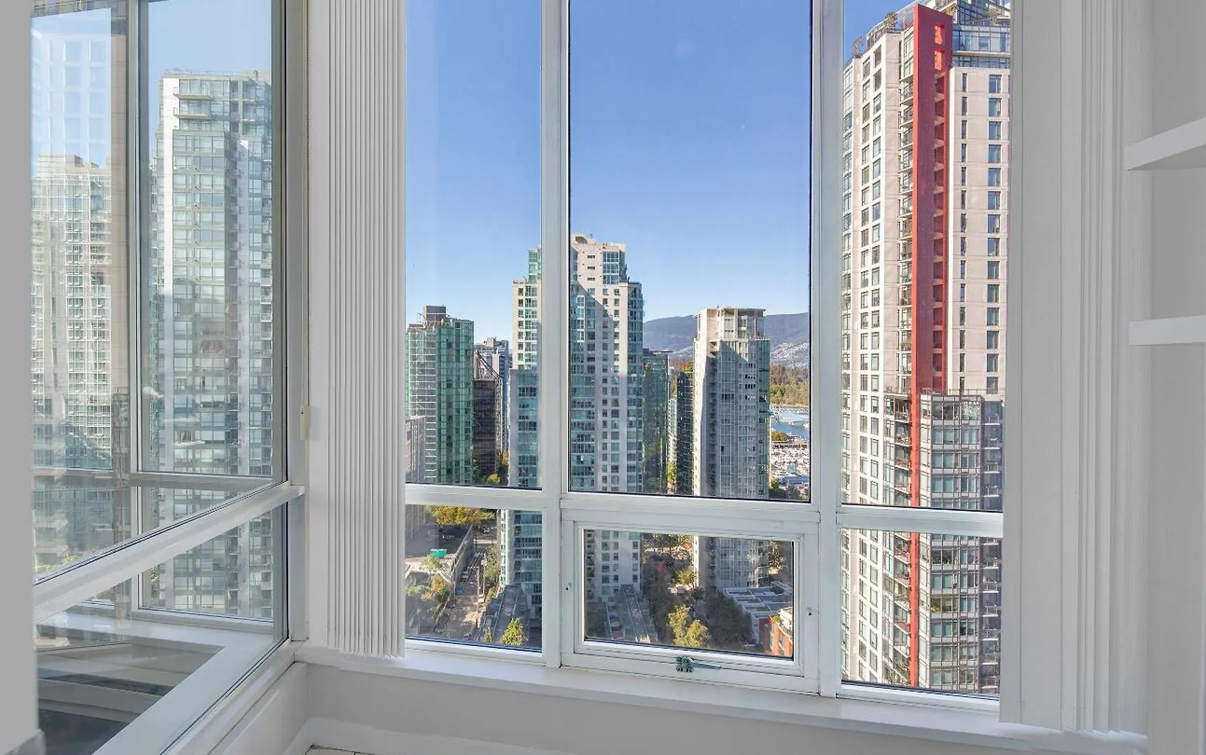Breathtaking Downtown Condo With Stunning Harbor Views! Βανκούβερ